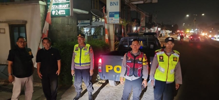 1354122