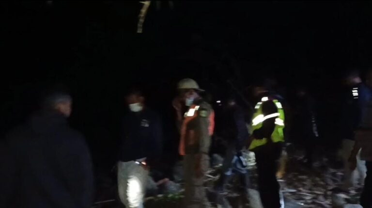 807811